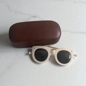 ILLESTEVA Cream Wayfarer Sunglasses Sunnies w/ Case